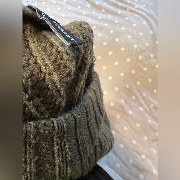 Knitted Green Pullover - Picture 6 of 8